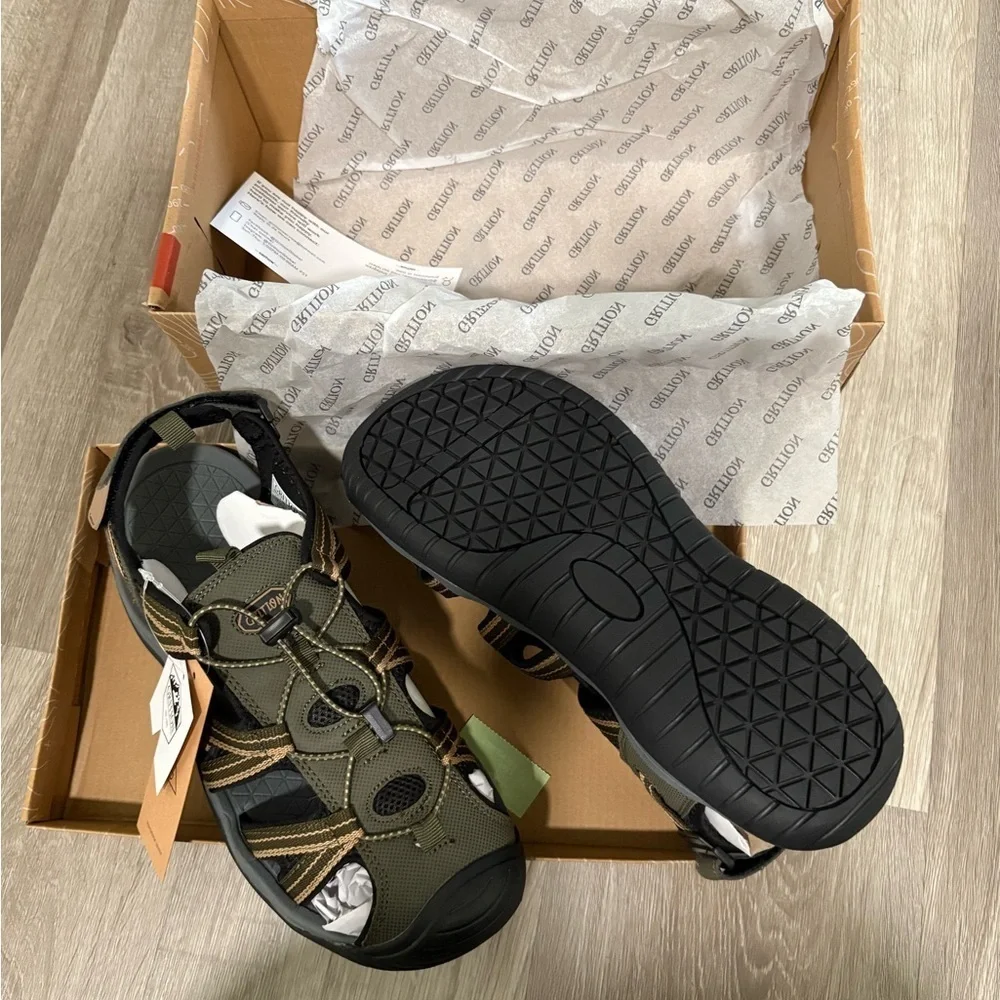 Men's Grition Green Outdoor Sandals. Size 10